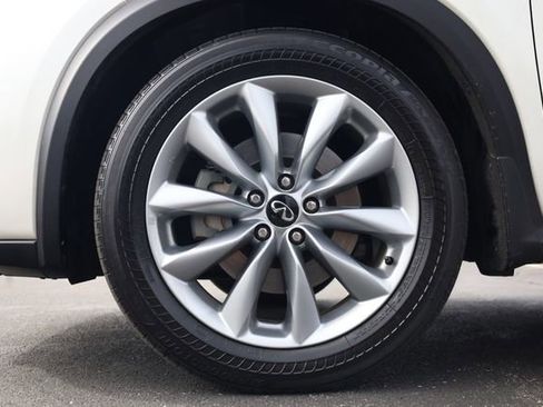 Used 2020 INFINITI QX50 Luxe w/ Cargo Package image 7