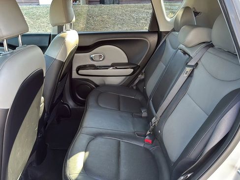 Used 2019 Kia Soul + w/ Primo Package image 7