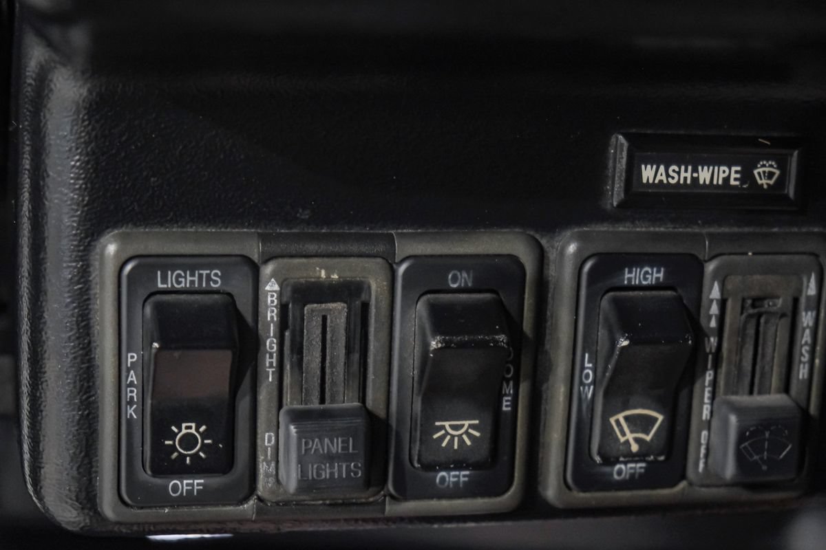 Used 1994 HUMMER H1 4-Door Open Top AWD/4WD image 25