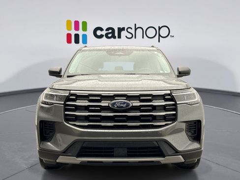 Used 2025 Ford Explorer Active AWD/4WD image 8