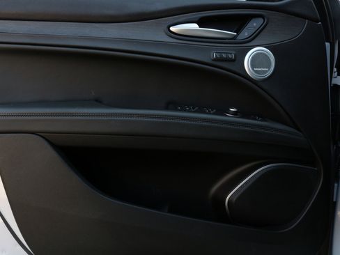 Used 2020 Alfa Romeo Stelvio Ti w/ Active Blind Spot Package image 20