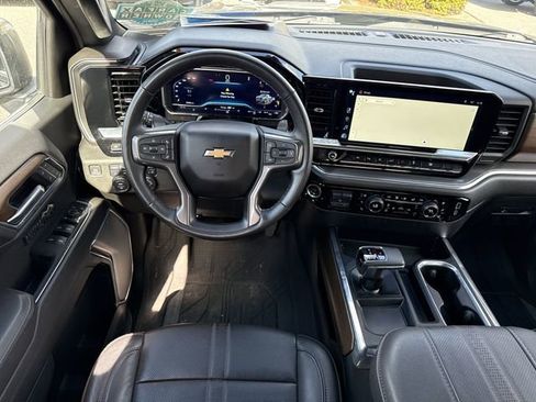 Used 2024 Chevrolet Silverado 1500 High Country w/ High Country Premium Package image 12