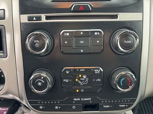 Used 2017 Ford Expedition XLT image 20