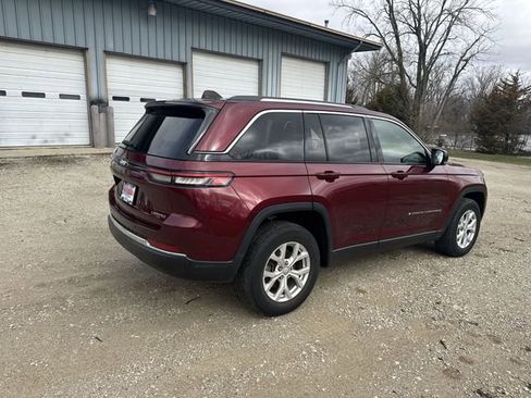 Used 2023 Jeep Grand Cherokee Limited image 9