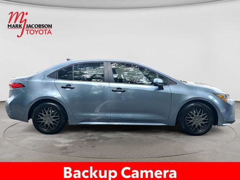 Used 2025 Toyota Corolla LE w/ Convenience Package FWD image 7