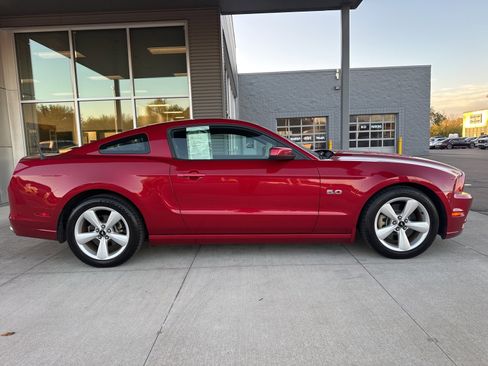 Used 2013 Ford Mustang GT Premium w/ Comfort Pkg image 8