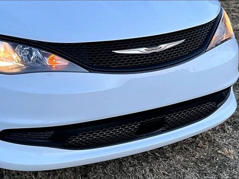 New 2026 Chrysler Voyager LX image 15