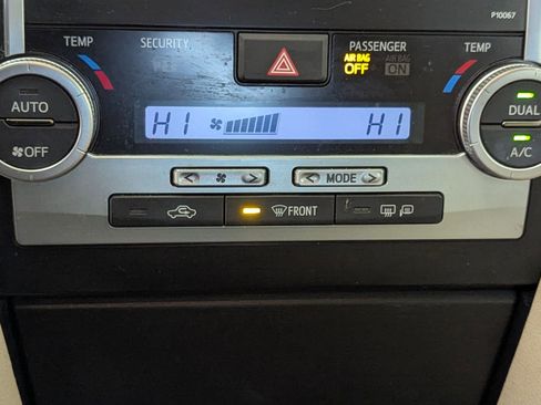 Used 2012 Toyota Camry XLE image 18