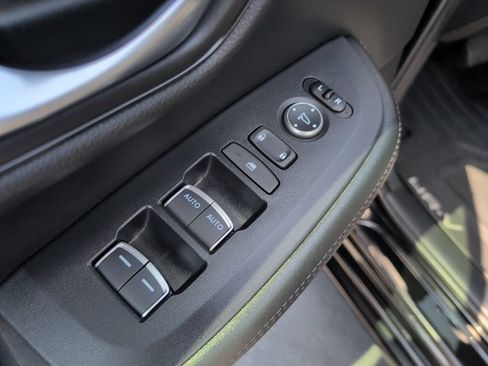 Used 2025 Honda HR-V EX-L image 9