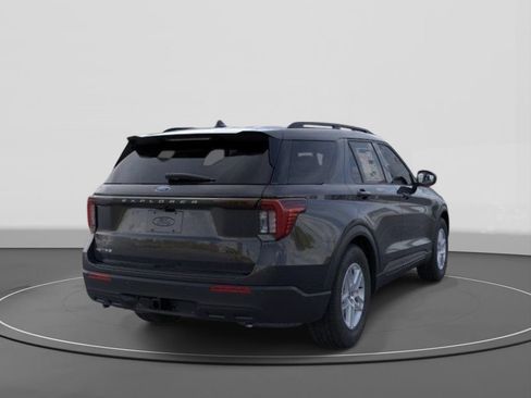New 2026 Ford Explorer Active RWD image 8