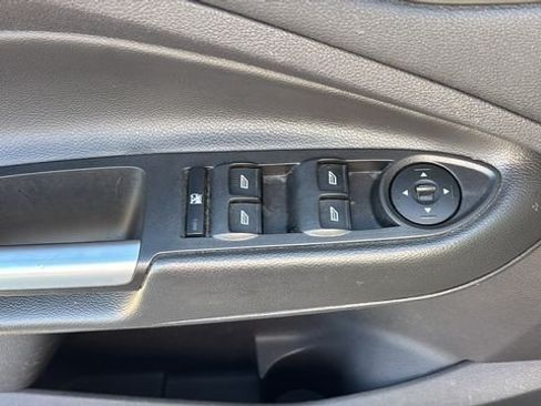 Used 2015 Ford Escape SE FWD image 9