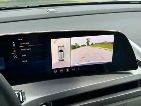 New 2026 Cadillac Vistiq Luxury image 32