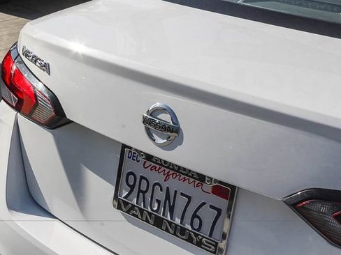Used 2020 Nissan Versa S FWD image 9