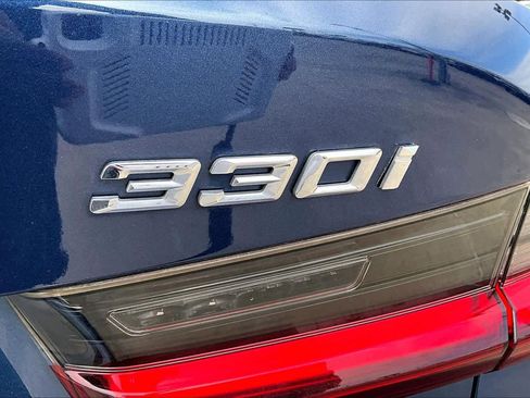 Used 2022 BMW 330i Sedan w/ Driving Assistance Package image 10