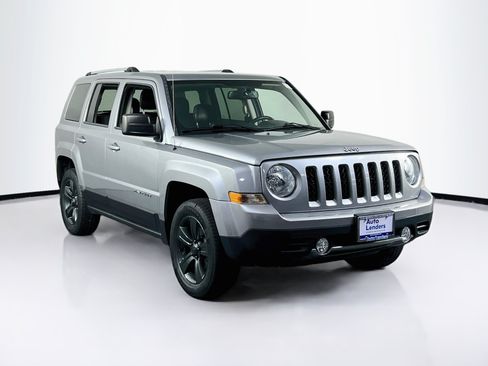Used 2017 Jeep Patriot High Altitude AWD/4WD image 3