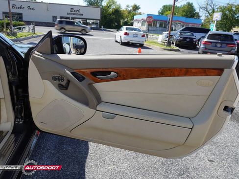Used 2009 Mercedes-Benz SL 550 w/ Premium I Pkg image 38