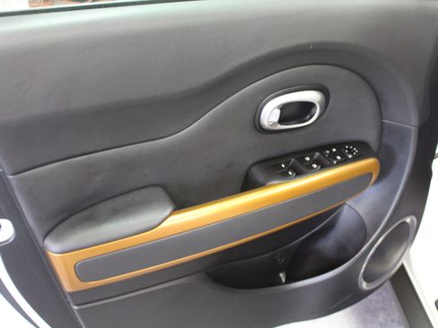 Used 2016 Kia Soul ! w/ Umber Package 1 image 17