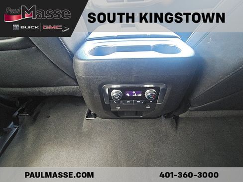 Certified 2023 GMC Yukon XL SLT w/ SLT Luxury Package AWD/4WD image 17