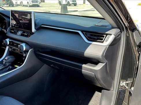 Used 2024 Toyota RAV4 XLE w/ Convenience Package image 23