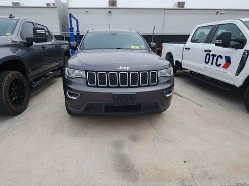 Used 2017 Jeep Grand Cherokee Laredo w/ Quick Order Package 2BE RWD image 2