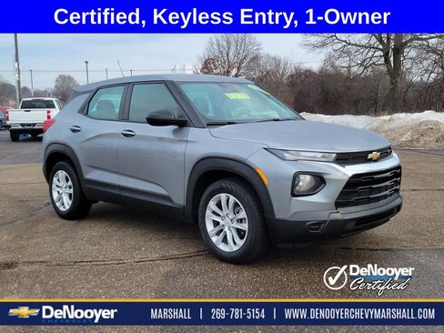 Used 2023 Chevrolet TrailBlazer LS image 2