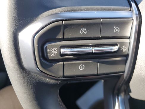 New 2025 GMC Acadia AT4 w/ Luxury Package image 21