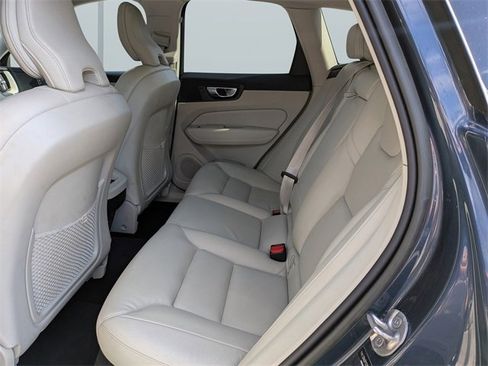 Used 2023 Volvo XC60 B5 Plus w/ Climate Package image 15