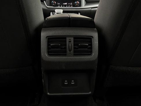 Used 2025 Nissan Rogue SV FWD image 12