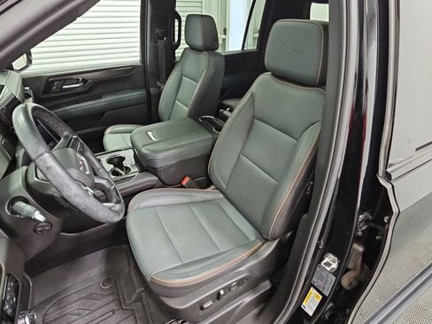 Used 2025 GMC Yukon XL AT4 w/ AT4 Premium Package AWD/4WD image 29