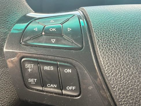 Used 2016 Ford Explorer XLT AWD/4WD image 18
