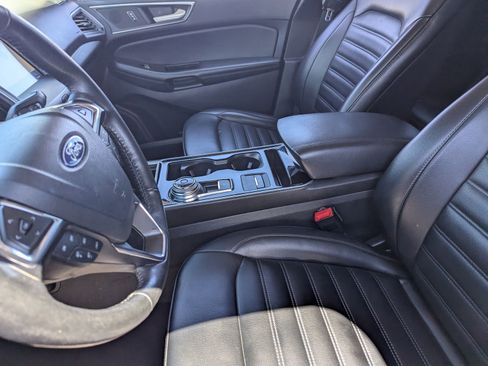 Used 2020 Ford Edge SEL image 12
