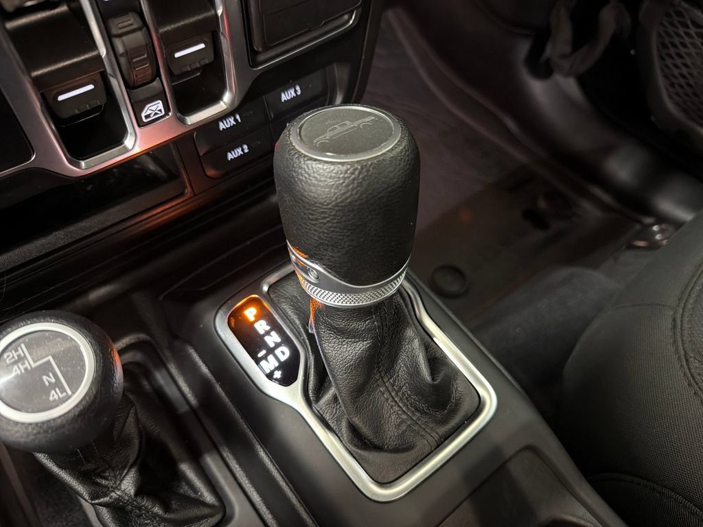 Used 2021 Jeep Gladiator Sport AWD/4WD image 24