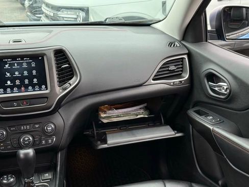 Used 2020 Jeep Cherokee Trailhawk w/ Cold Weather Group AWD/4WD image 29