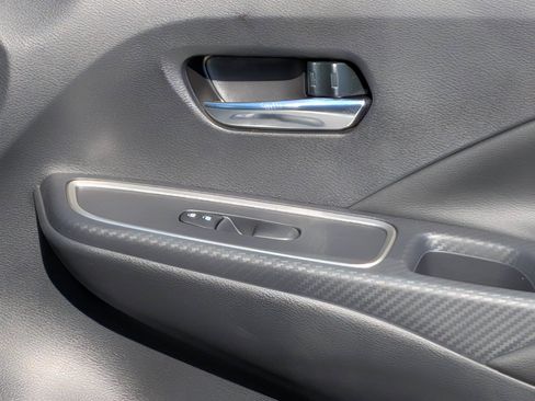 New 2025 Nissan Versa SR w/ Trunk Package FWD image 31