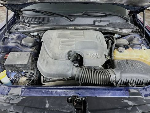 Used 2016 Dodge Challenger SXT image 24