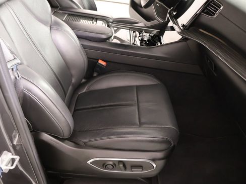 Used 2022 Jeep Wagoneer Series II w/ Premium Group I AWD/4WD image 15