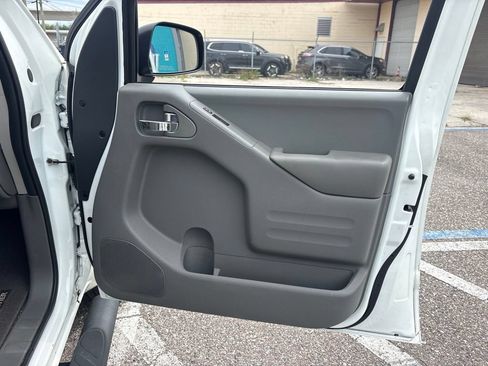 Used 2019 Nissan Frontier SV RWD image 17