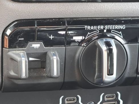 Used 2021 RAM 1500 Big Horn AWD/4WD image 16