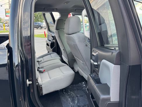 Used 2019 Chevrolet Silverado 1500 Custom w/ Custom Convenience Package AWD/4WD image 16