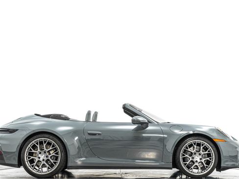 Used 2025 Porsche 911 Carrera RWD image 2