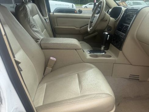 Used 2006 Ford Explorer XLT AWD/4WD image 5