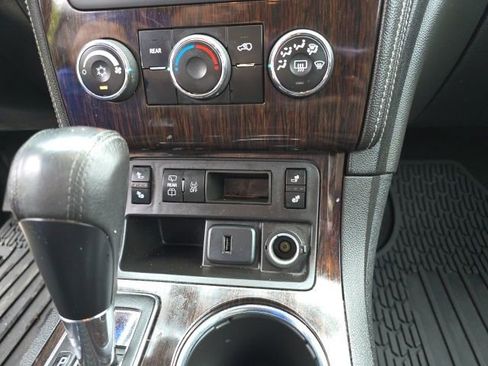 Used 2017 Chevrolet Traverse LT image 17