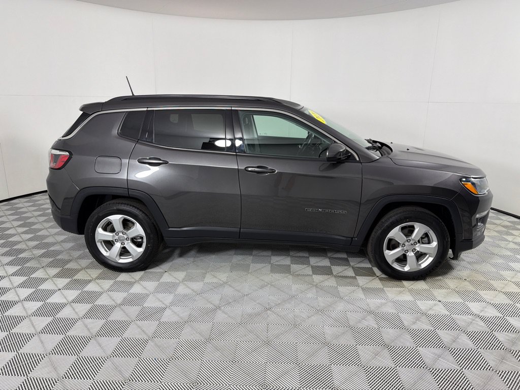 Used 2020 Jeep Compass Latitude w/ Popular Equipment Group FWD image 4