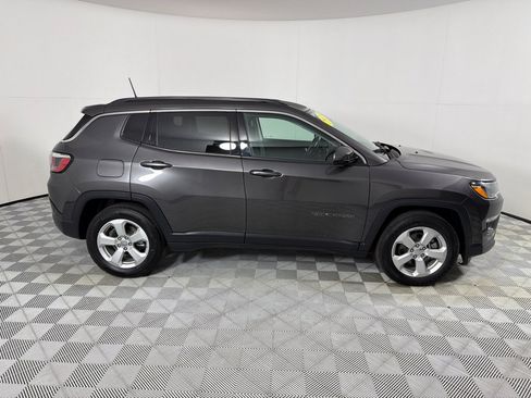 Used 2020 Jeep Compass Latitude w/ Popular Equipment Group FWD image 4