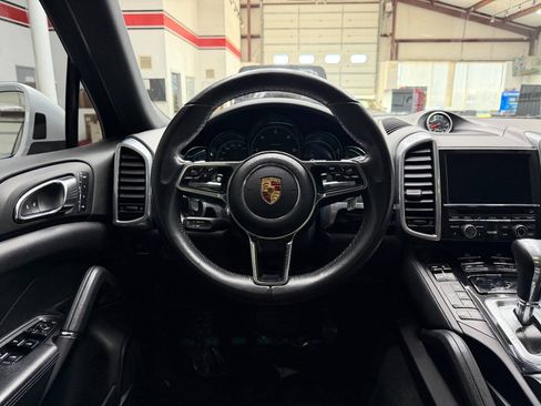 Used 2016 Porsche Cayenne Diesel AWD/4WD image 21
