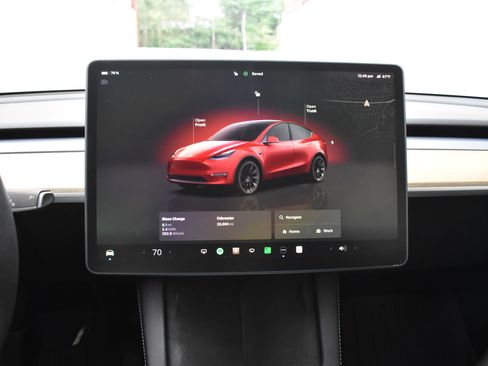 Used 2022 Tesla Model Y Long Range image 28