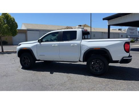 New 2025 GMC Canyon Elevation w/ Convenience Package image 8