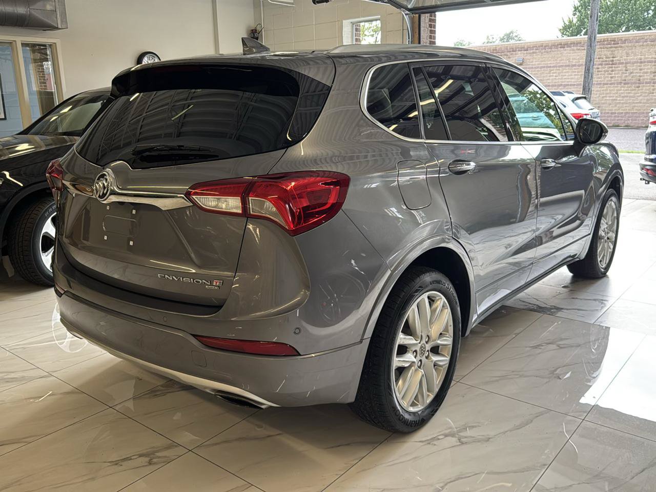 Used 2019 Buick Envision Premium w/ Driver Confidence Package AWD/4WD image 4