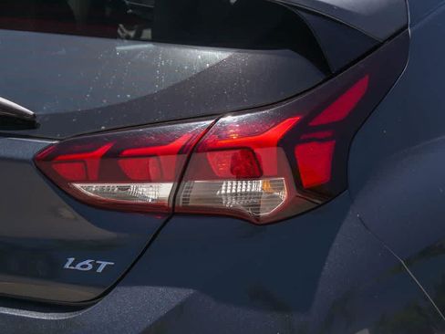 Used 2019 Hyundai Veloster Turbo FWD image 9