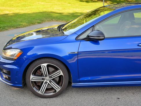 Used 2015 Volkswagen Golf R 4-Door AWD/4WD image 17